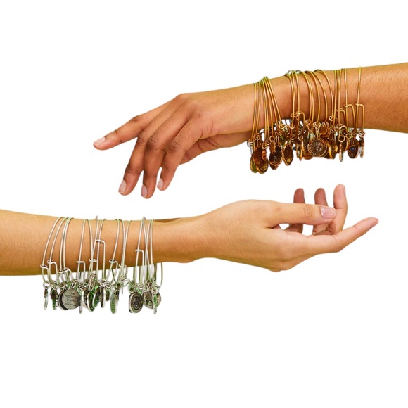 new Alex and Ani ꥟ Sacred Garden - Water Lily Charm Bangle Bracelet ꥟ Gold - Picture 3 of 14